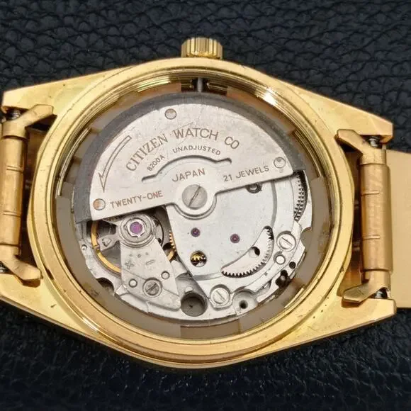 Vintage 1990 Citizen Automatic Mens Gold Watch W/daydate & Green accents - Picture 9 of 10